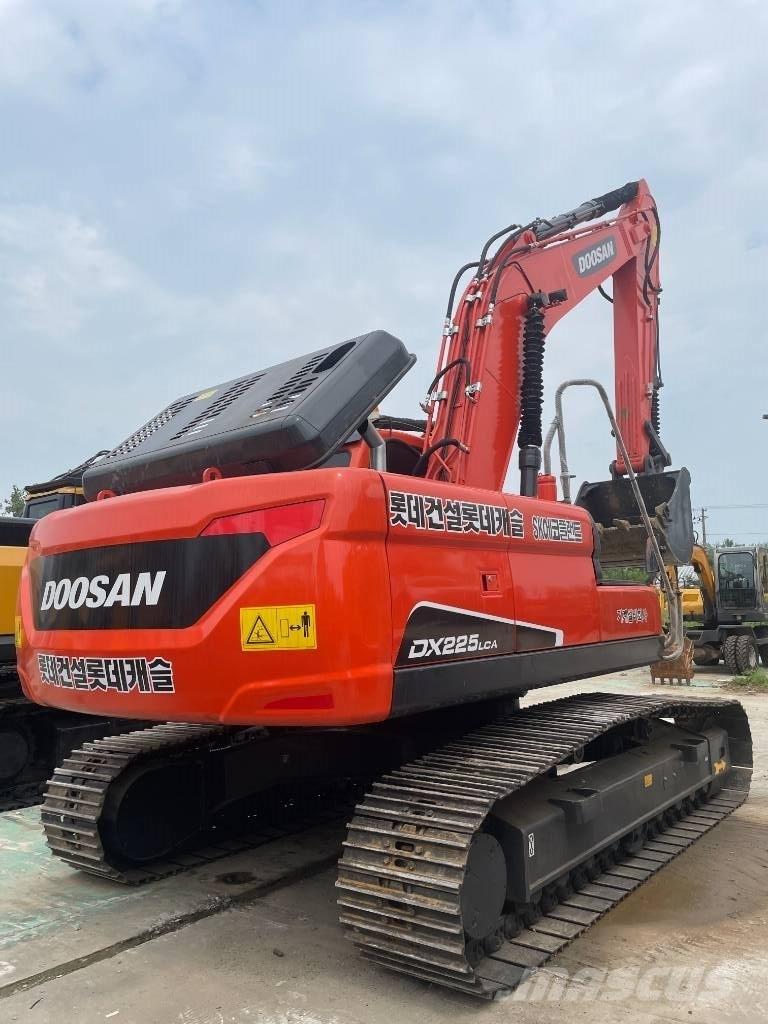 Doosan DX 225 LC Raupenbagger