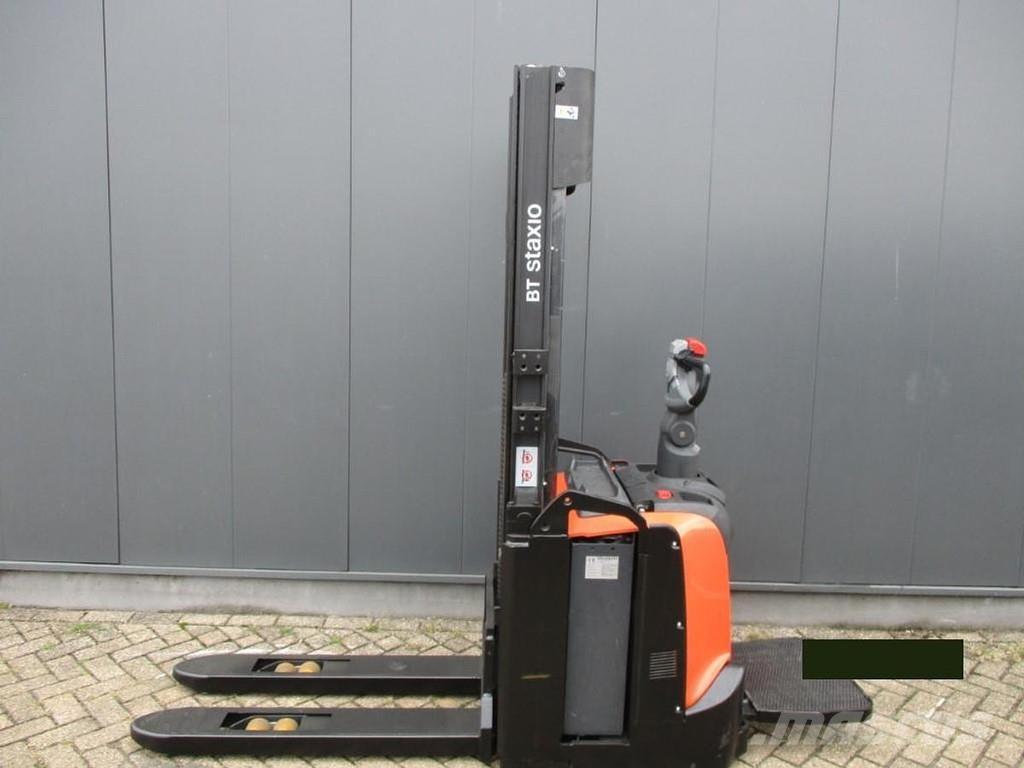 Toyota SPE120 Gabelstapler mit Fahrerstand