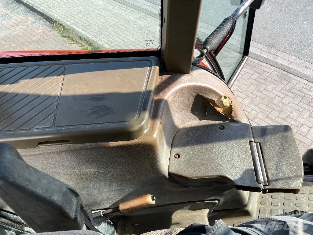 New Holland M 160 Traktoren