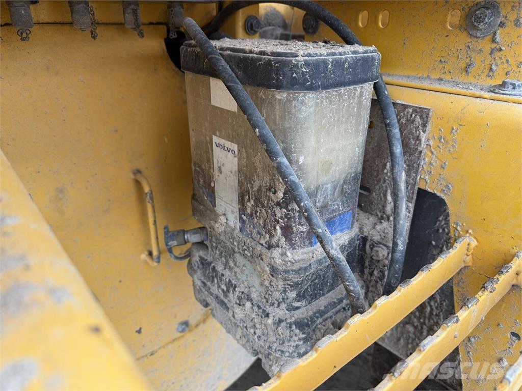 Volvo L120F Radlader