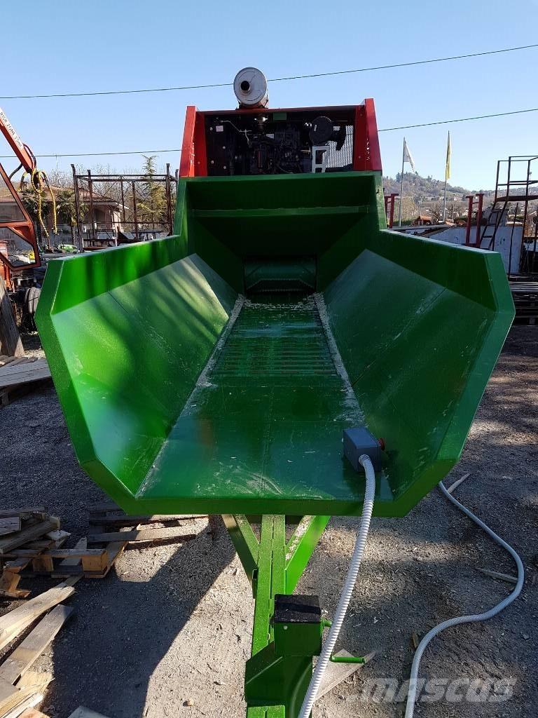  Greentechnik BS760 Holzhäcksler