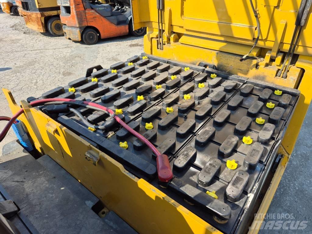 CAT E 12000 Elektrostapler