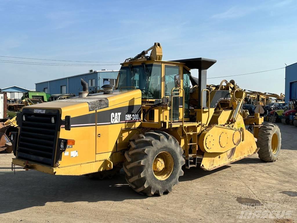 CAT RM 300 Asphalt-Recycler
