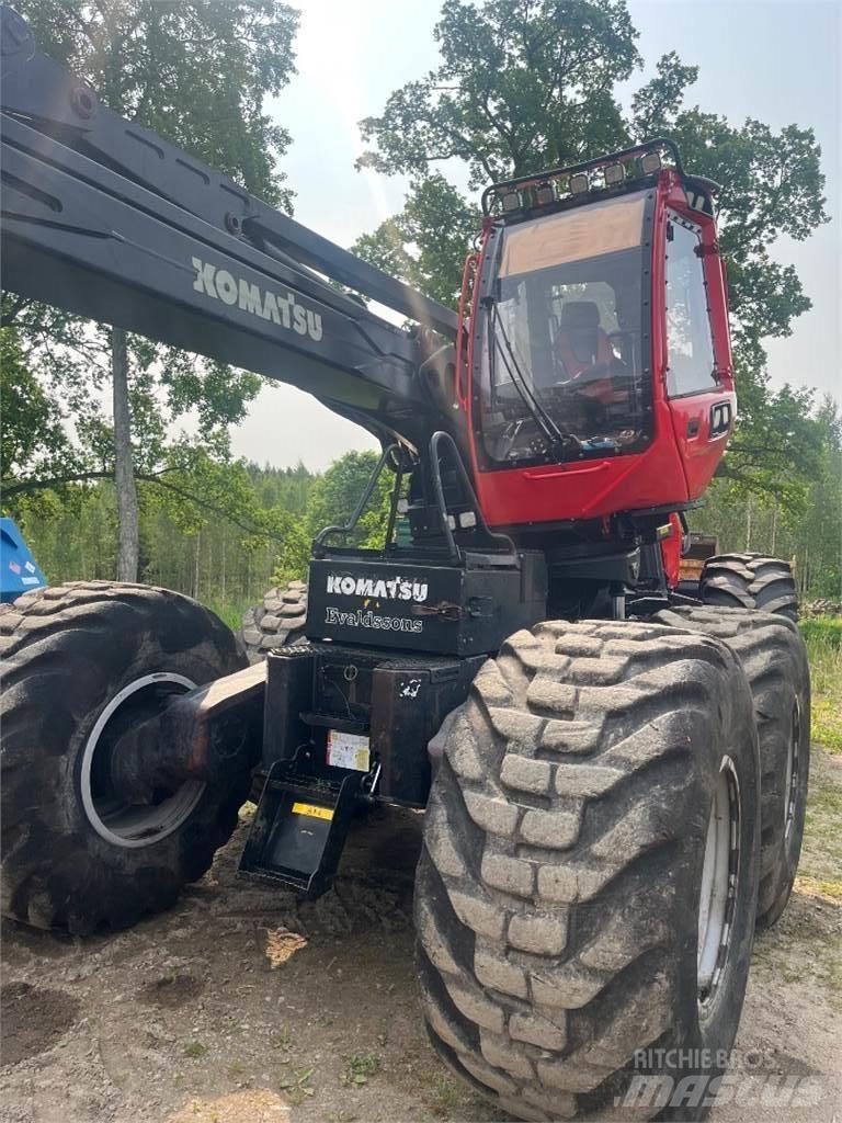 Komatsu 951 Harvester