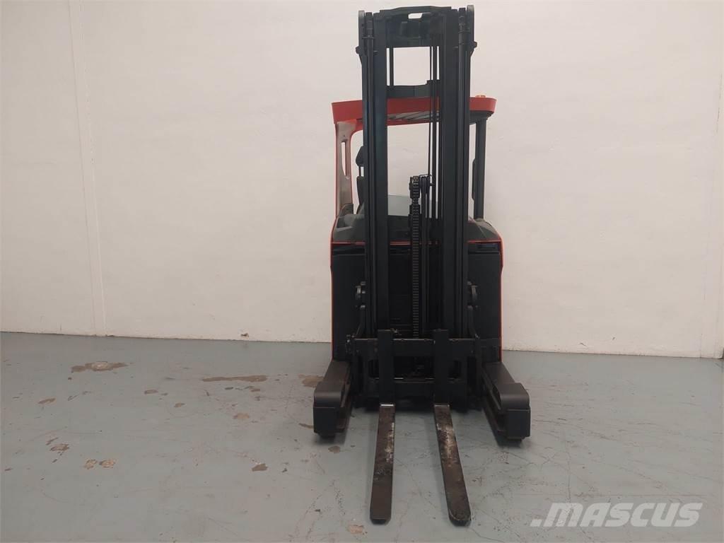 BT RRE 140 H Schubmaststapler