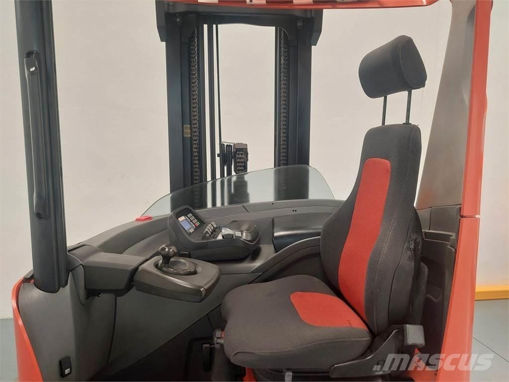 BT RRE 140 H Schubmaststapler