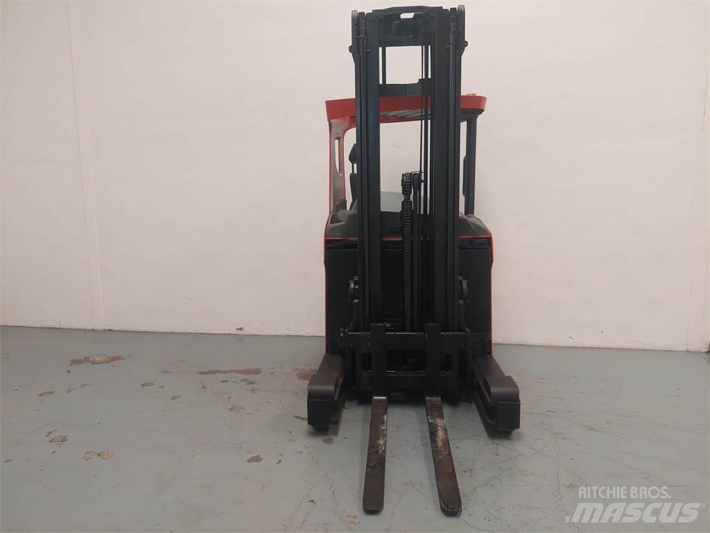 BT RRE 140 H Schubmaststapler