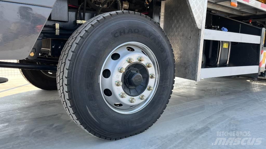 LiuGong LTC250V5 All-Terrain-Krane