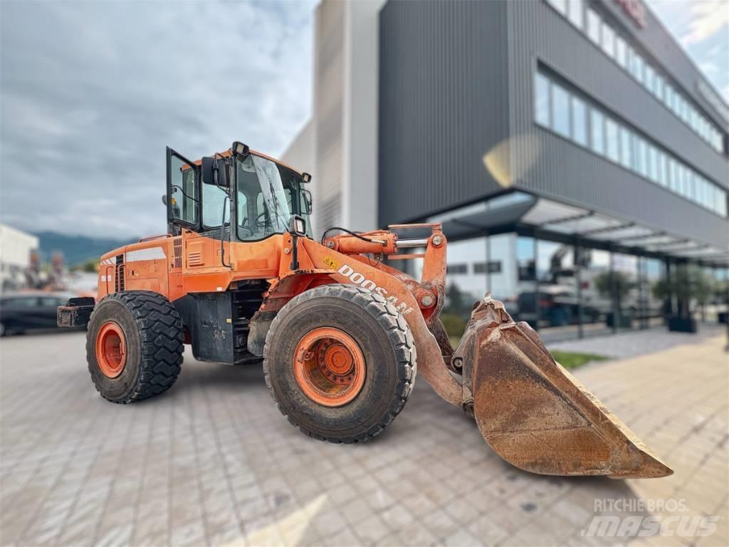 Doosan DL 300 Radlader