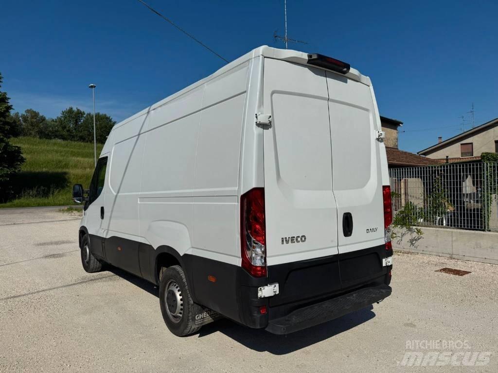Iveco Daily 35s14 Lieferwagen