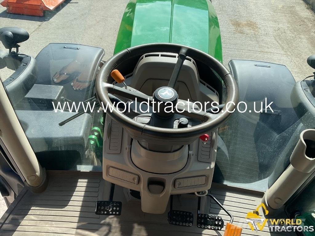 John Deere 6215 R Traktoren