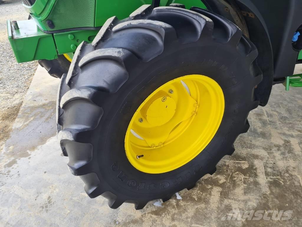 John Deere 6110 M Traktoren