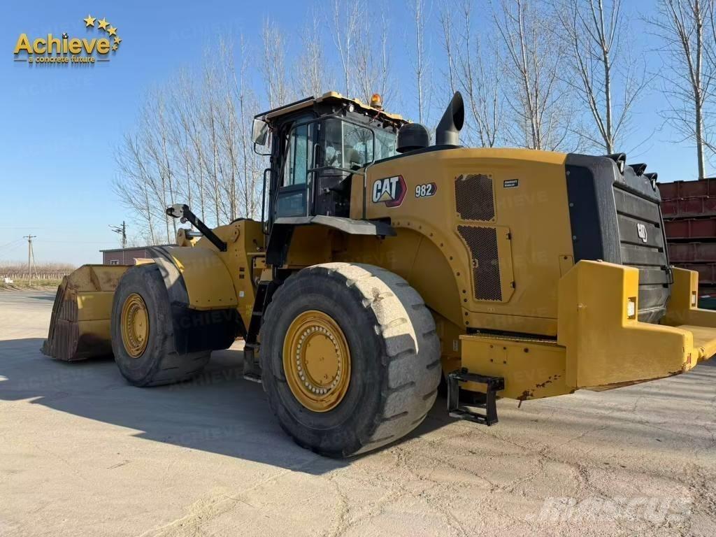 CAT 982 Radlader