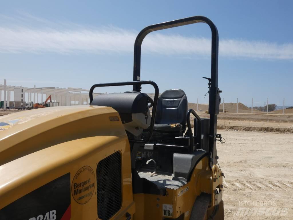 CAT CB 24 B Tandemwalzen