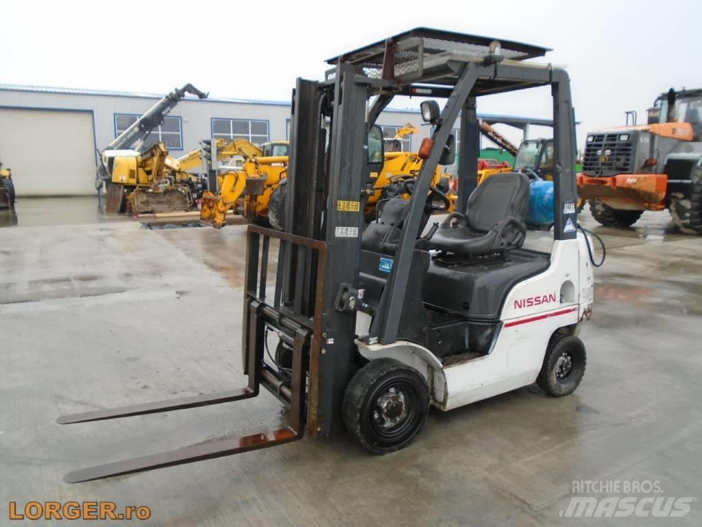 Nissan EBT P1F1 Gasstapler