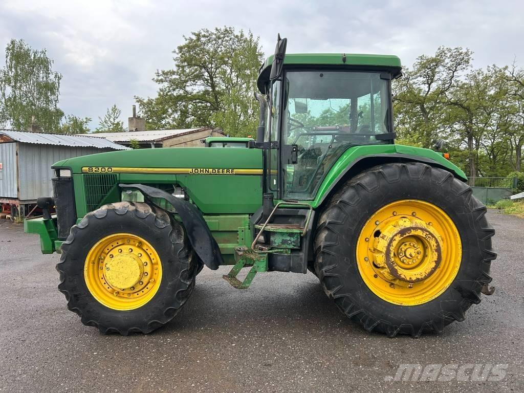 John Deere 8200 Traktoren