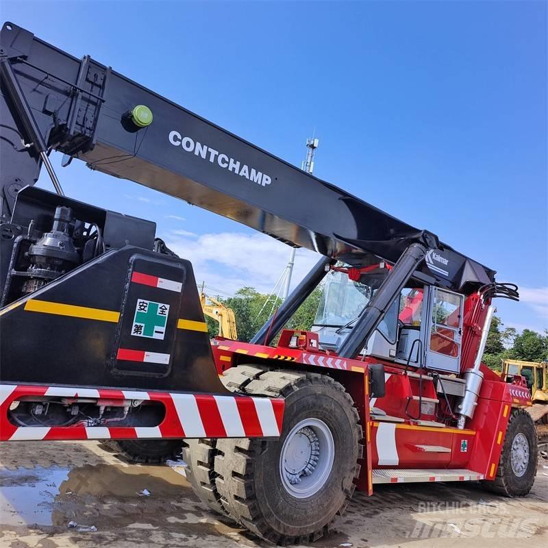 Kalmar DRF 450 Reach-Stacker