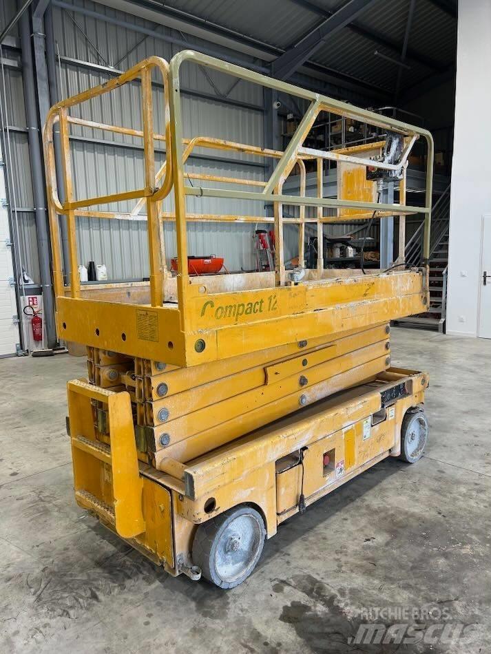 Haulotte Compact 12 Scheren-Arbeitsbühnen