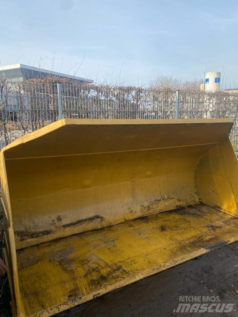 CAT 972 Schaufeln