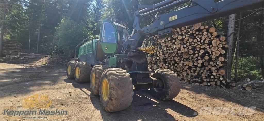 John Deere 1270G Harvester
