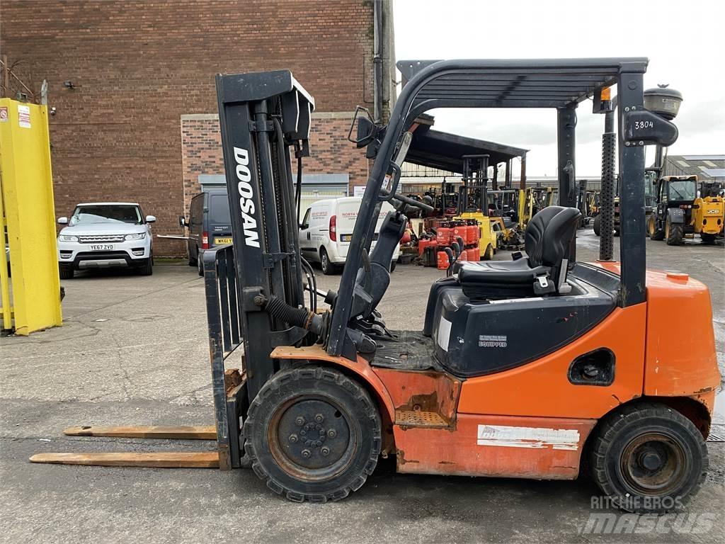 Doosan D25S-5 Dieselstapler