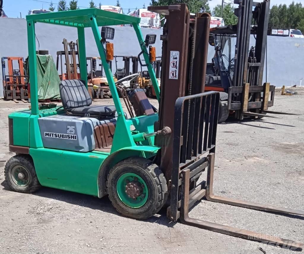 Mitsubishi FG25 Gasstapler