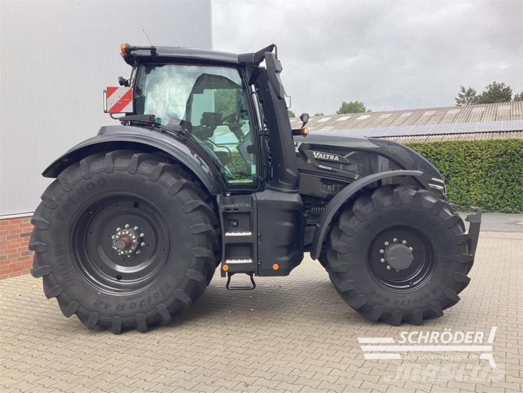 Valtra Q 305 Traktoren