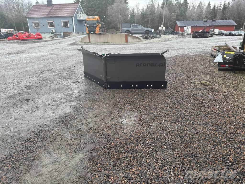 Pronar PUV 3300 Schneeschilde und -pflüge