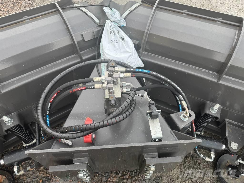 Pronar PUV 3300 Schneeschilde und -pflüge