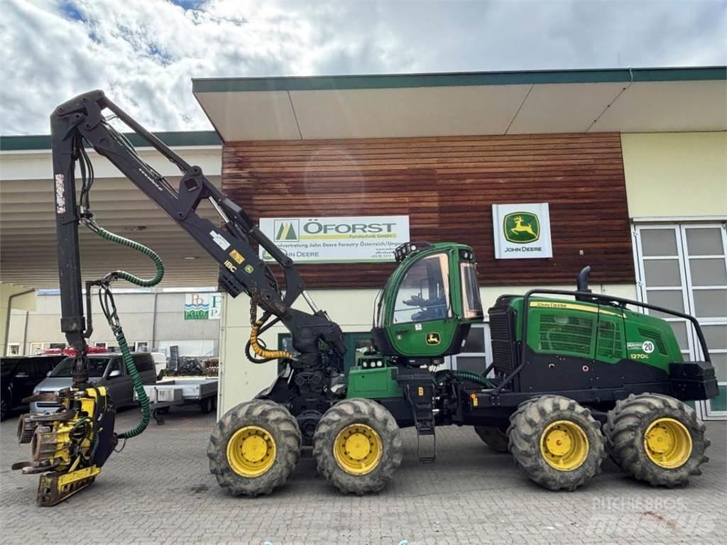 John Deere 1270 G Harvester