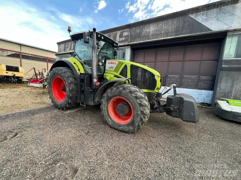 CLAAS Axion 810 Traktoren
