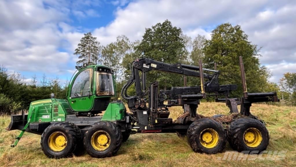 John Deere 1510 E Forwarder