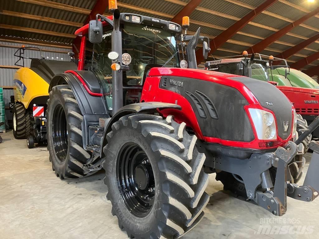 Valtra T 153 HT Traktoren