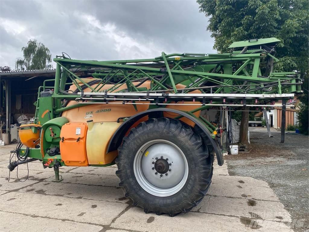 Amazone UX 4200 Anhängespritzen