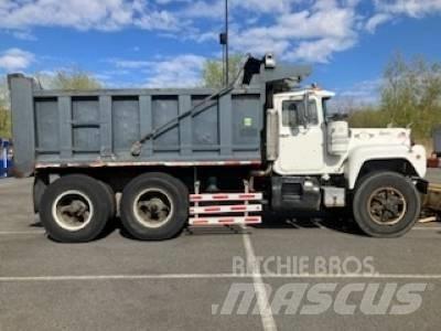 Mack RD 690 SX Kipper