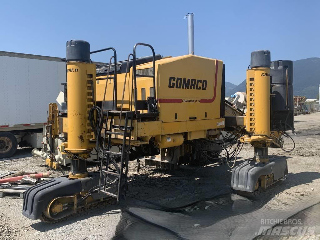 Gomaco Commander III Strassenfertiger