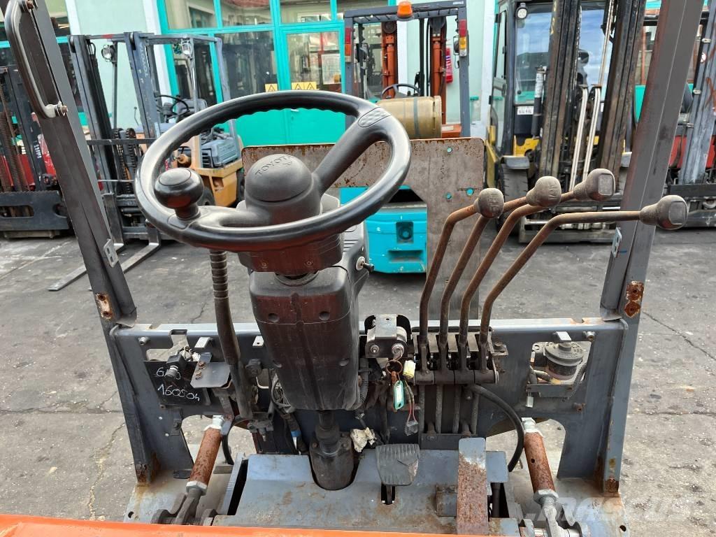 Toyota 5FBF25    V-4201 Elektrostapler