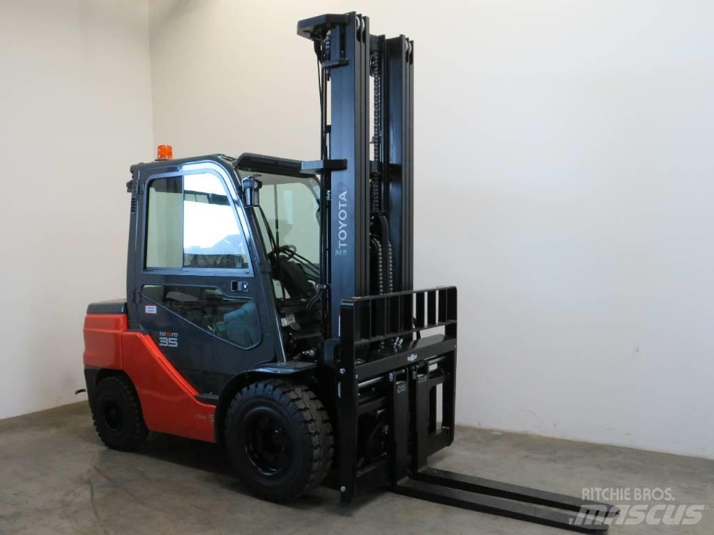 Toyota 8 FDJF 35 Dieselstapler