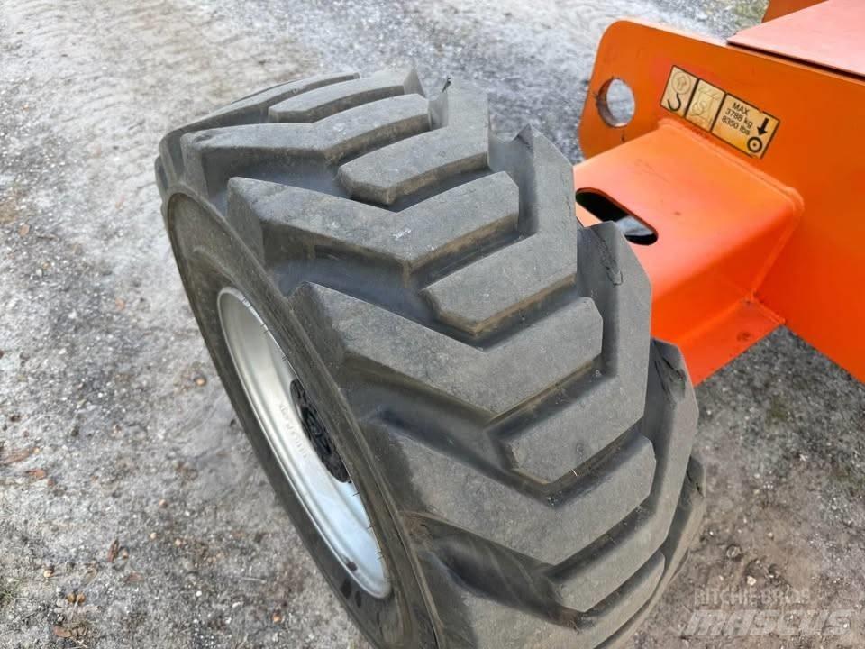 JLG 460 SJ Teleskopbühnen