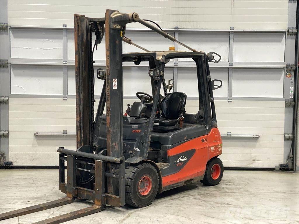 Linde E30-01 Elektrostapler