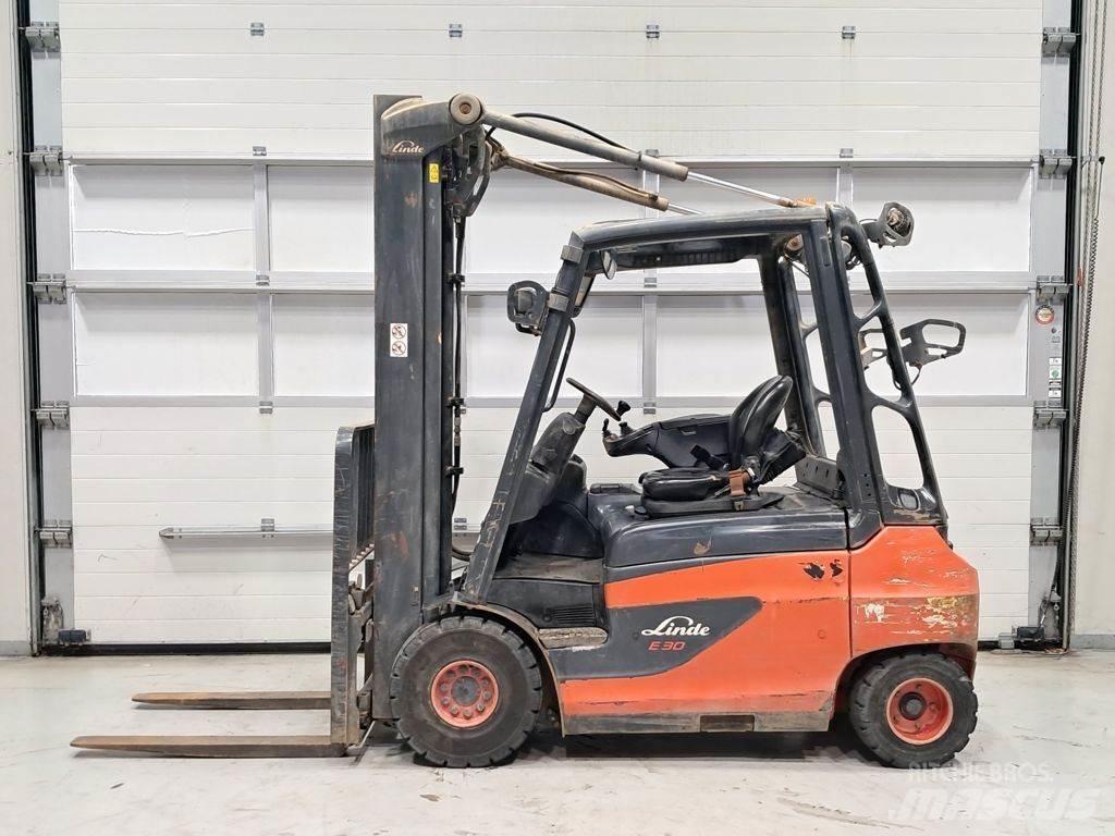 Linde E30-01 Elektrostapler