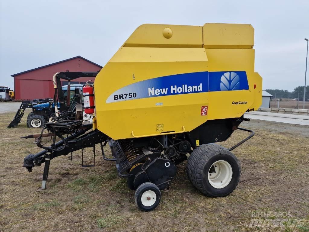 New Holland BR 750 Rundballenpressen