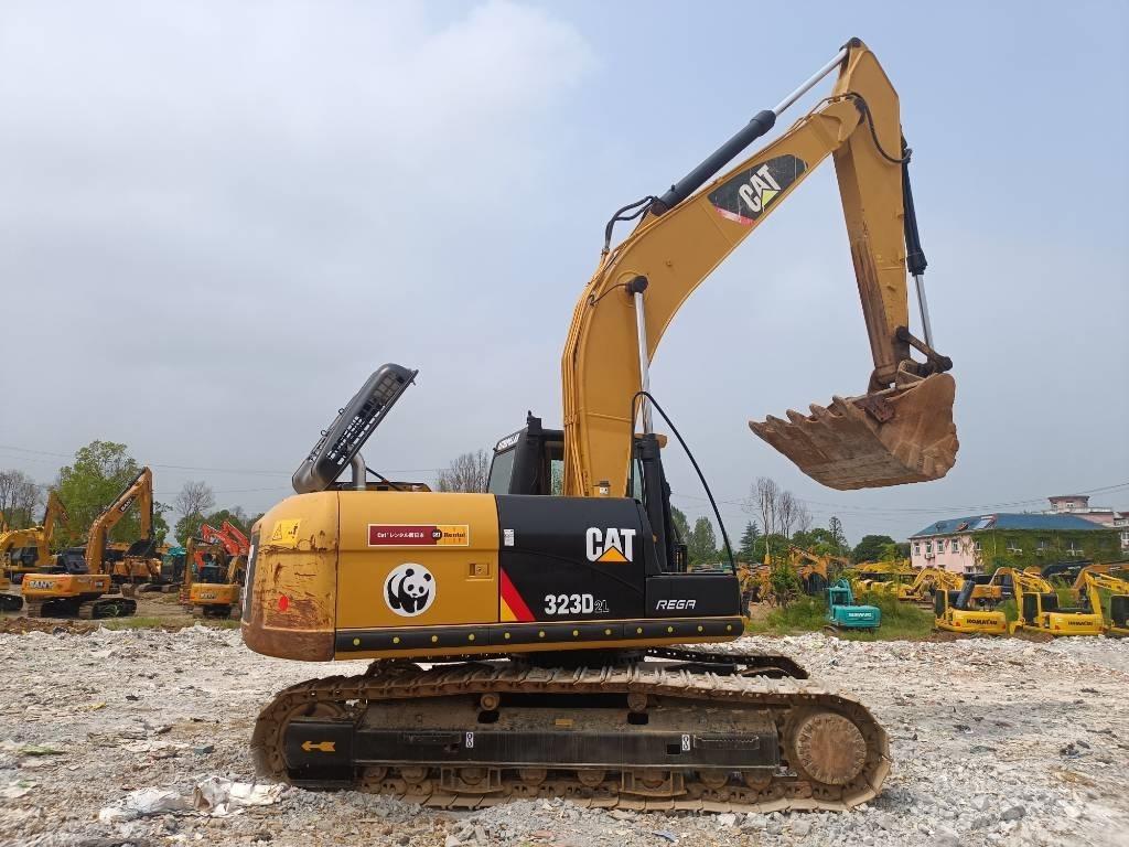 CAT 323D2L Raupenbagger