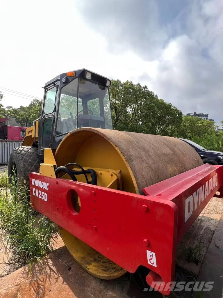 Dynapac CA25D Walzenzüge