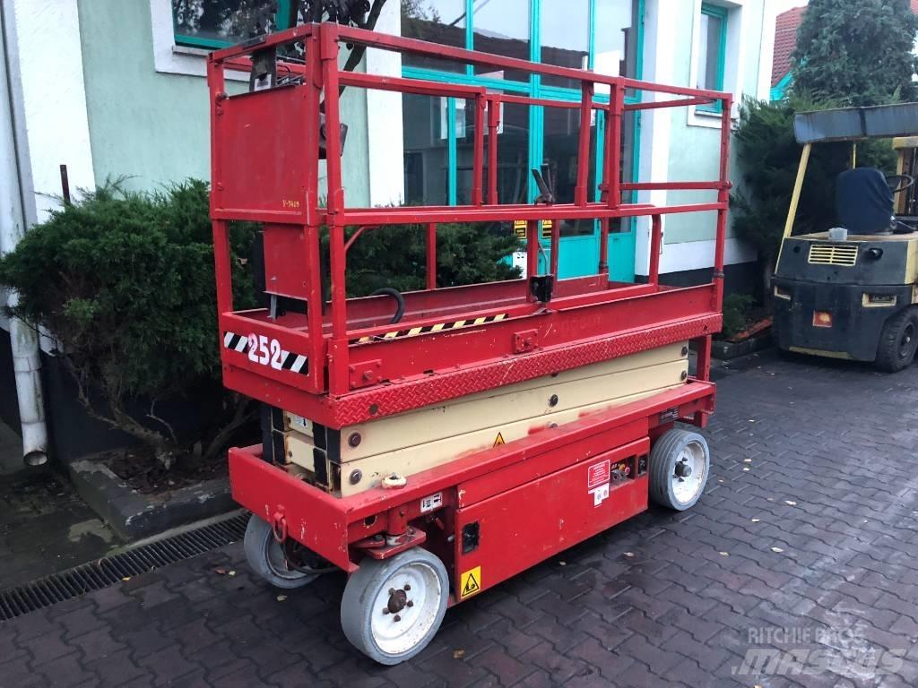 JLG 2030 F3    V-3409 Personenaufzüge