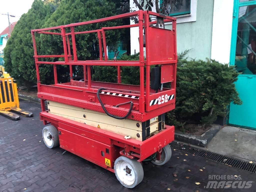 JLG 2030 F3    V-3409 Personenaufzüge