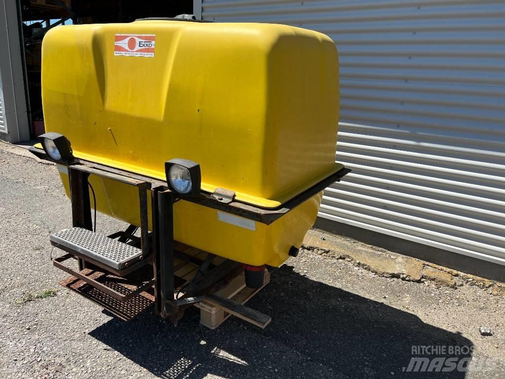 Ekko Front Tank Anbauspritzen