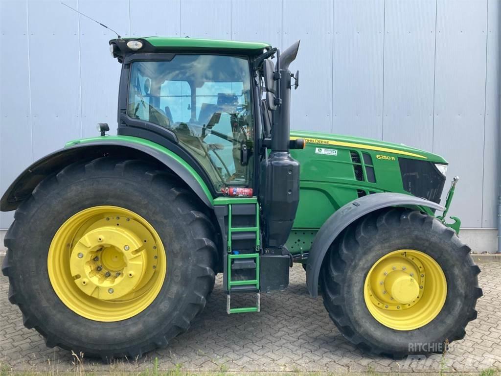 John Deere 6250R Traktoren