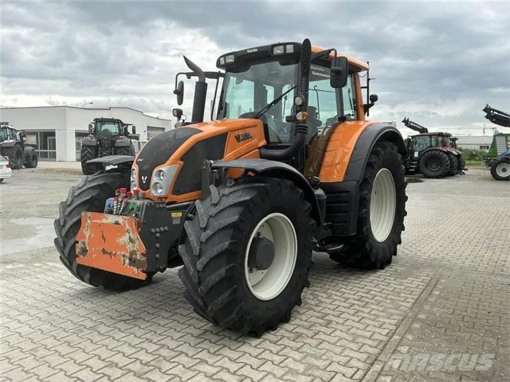 Valtra N 163 D Traktoren