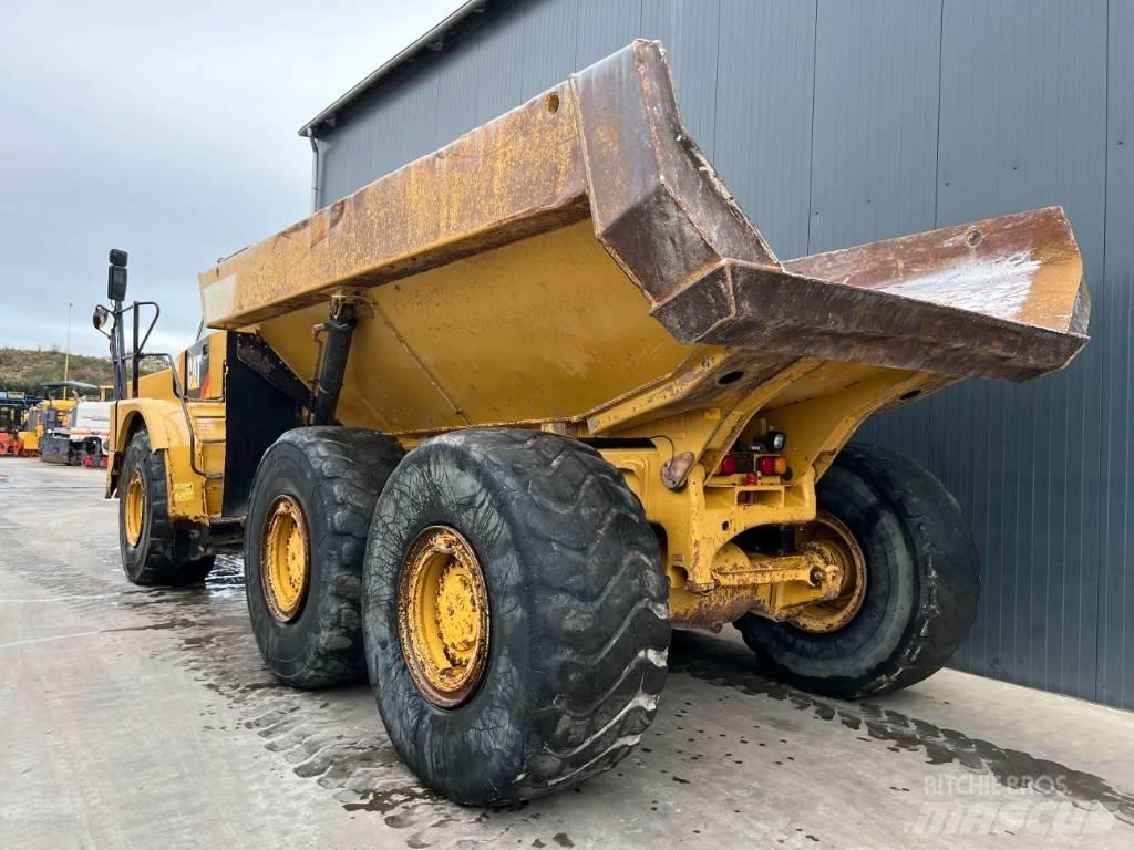 CAT 735B Dumper - Knickgelenk